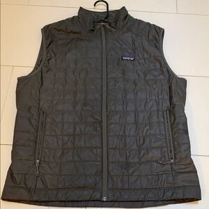Men’s Patagonia Black Quilted Vest great condition